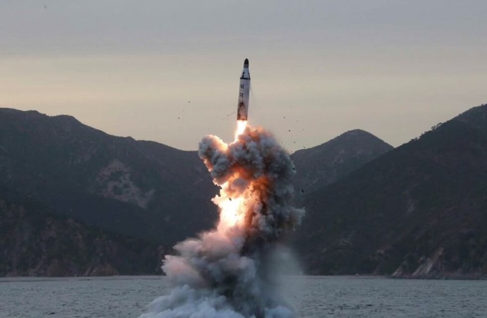 Corea del Norte lanzó un misil no identificado