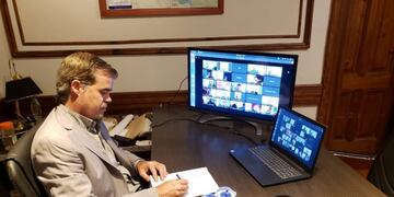 Esteban Martín Piaggio - Intendente Gualeguaychú (firma microcréditos)\nCrédito: Prensa MDG