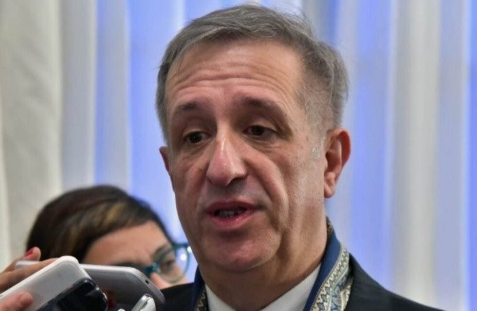 Chubut seguirá pagando el sueldo a los empleados públicos en cuatro cuotas