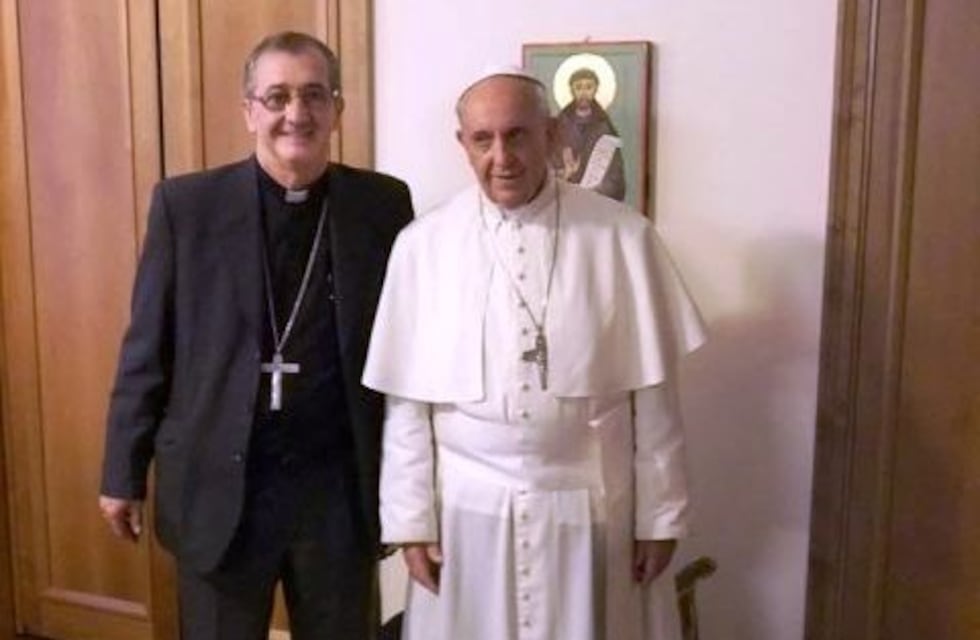 El obispo de Posadas dijo que "Trump levanta muros, Francisco hace puentes"