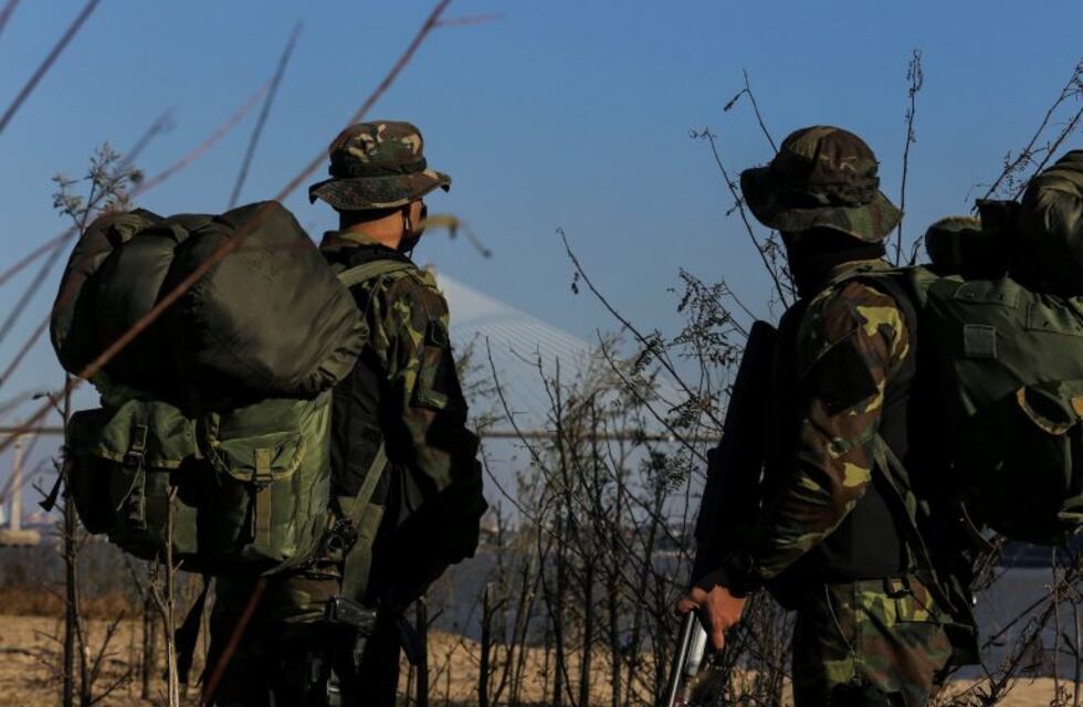 Fueron a investigar incendio en las islas y detuvieron a 7 personas acampando