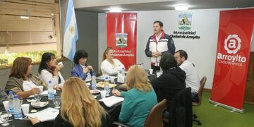 Reunion Municipal en Arroyito con directivos de escuelas primarias