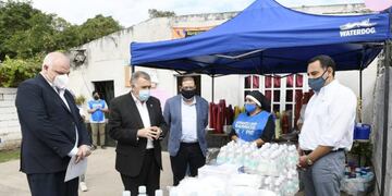 Cuarentena: Jaldo visitó un comedor con legisladores\u002E (SECP)