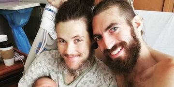 La pareja con el bebé recién nacido (Web)