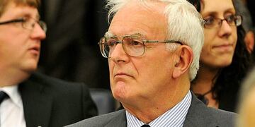 Roger Anthony Edwards (nacido en 1946 en Brinkworth, Wiltshire, Reino Unido) es un ex Royal Marine, que ha servido como miembro de la Asamblea Legislativa en Malvinas\u002E