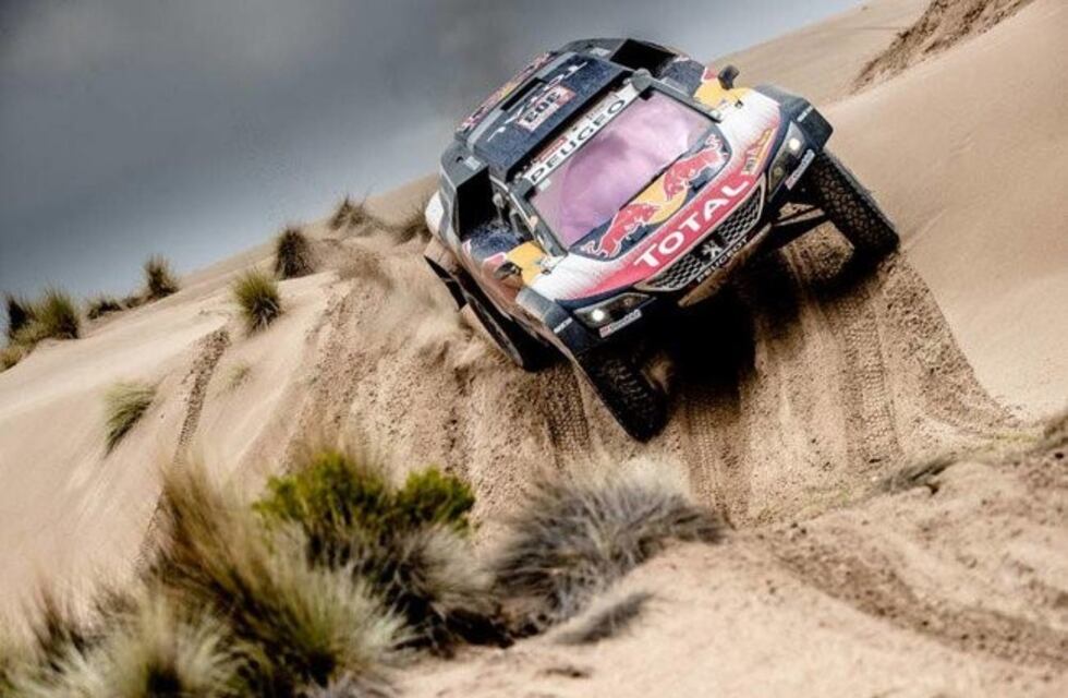 El español Sainz pasó al frente en el Dakar; y Villagra sigue segundo
