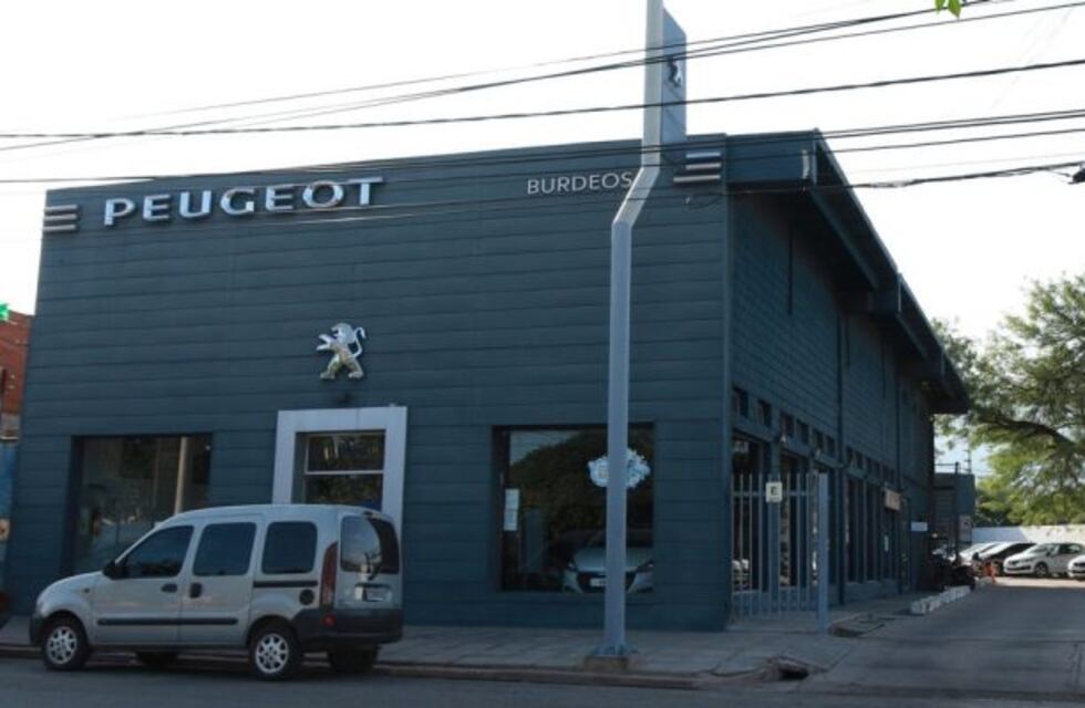 Advierten sobre el posible cierre de una concesionaria de Peugeot en La Rioja