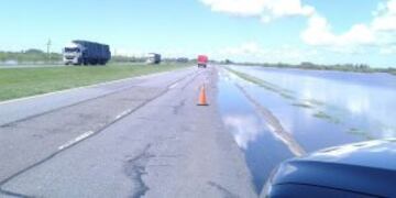 La autopista Rosario-Santa Fe estaba reducida a un solo carril a la altura de Coronda.