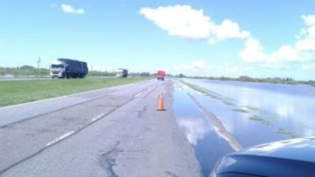La autopista Rosario-Santa Fe estaba reducida a un solo carril a la altura de Coronda.