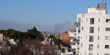 El olor de la quema se sintió en diferentes rincones de la ciudad\u002E (@emergenciasar)