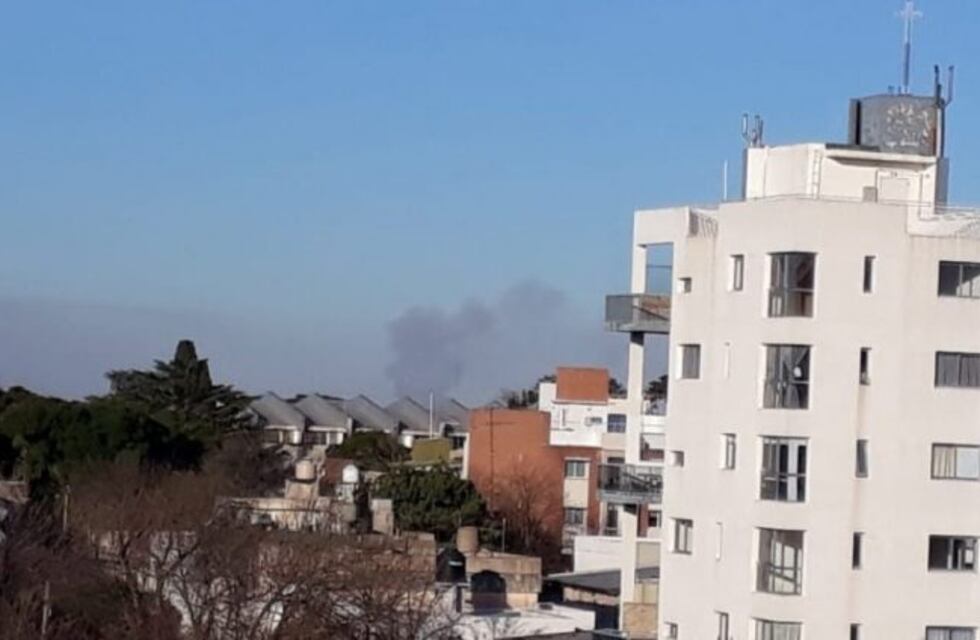 Rosario volvió a sufrir el impacto del humo por la quema ilegal en las islas