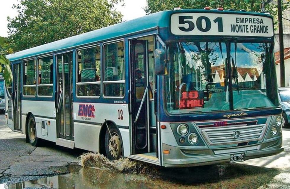 Se subió a un colectivo, el chofer intentó secuestrarla y se escapó por la ventanilla: "Prefería tirarme a terminar violada"