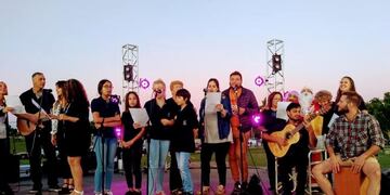 Canta Argentina - Anfiteatro Gualeguaychú\nCrédito: Red Solidaria Gualeguaychú