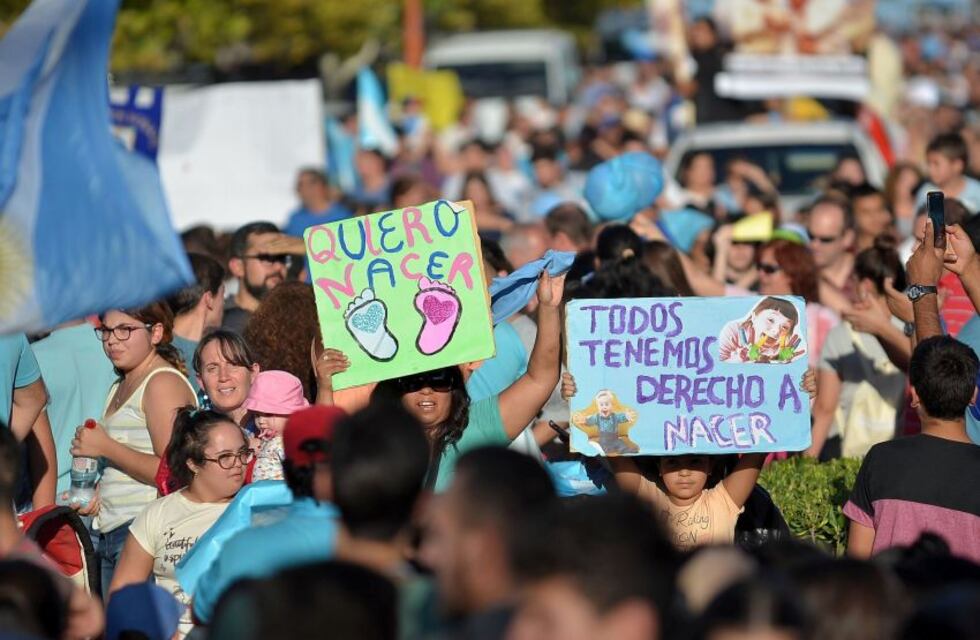 La ola celeste: en el sur mendocino salen a la calle para rechazar la legalización del aborto