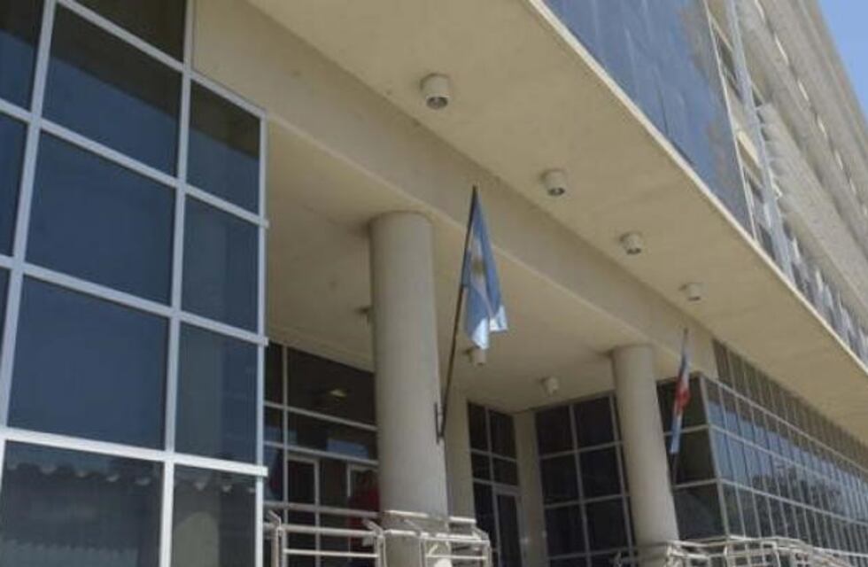 Un hombre agredió a su ex pareja por chatear con otro hombre