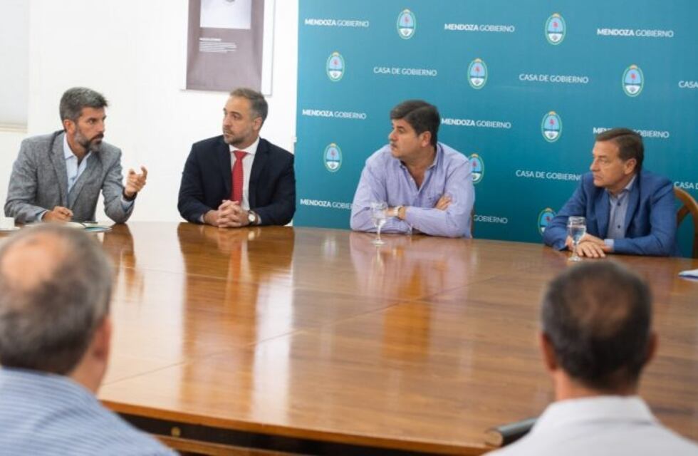 Rodolfo Suarez se reunió con los intendentes mendocinos