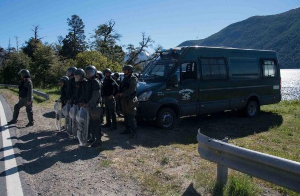 Un periodista avisó a gendarmes que estaban yendo de contramano y lo patotearon