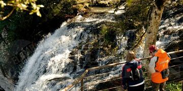 Caída de agua que le da su nombre a Salto Encantado, un atractivo turístico clave en la región de las sierras centrales de Misiones\u002E Imagen ilustrativa\u002E