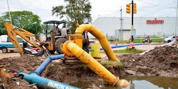 Las bombas de agua siguen trabajando en los barrios de Corrientes\u002E