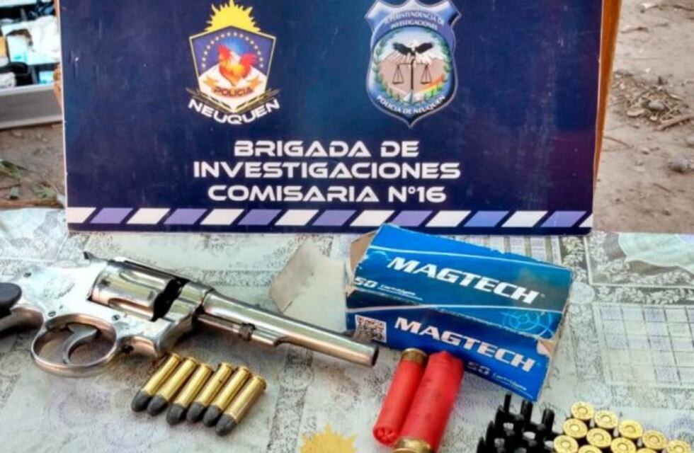 Allanamientos en Neuquén: personal policial secuestró armas de fuego y municiones