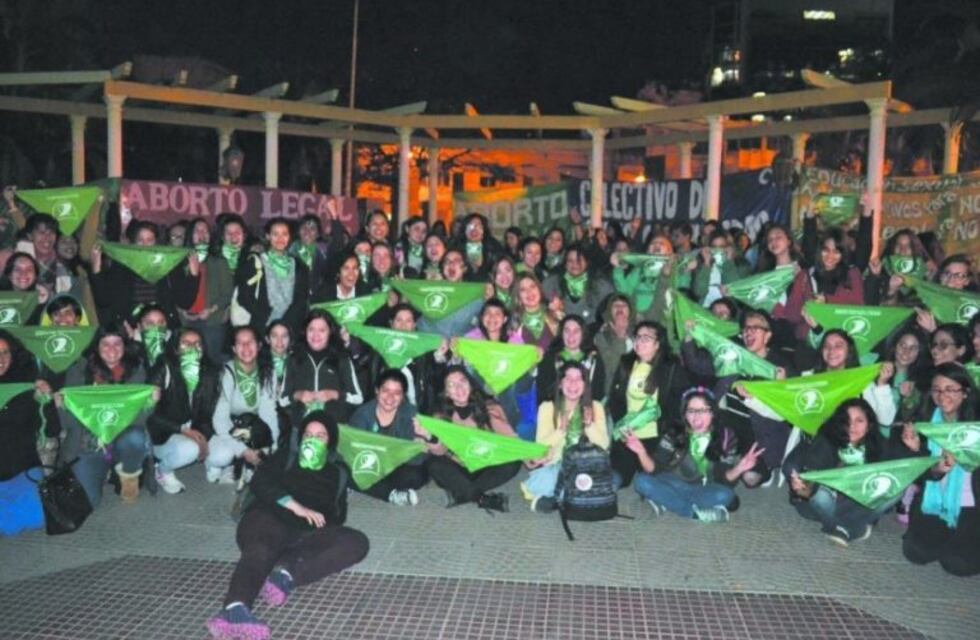 Corrientes: invitarán a actrices famosas que estén a favor del aborto
