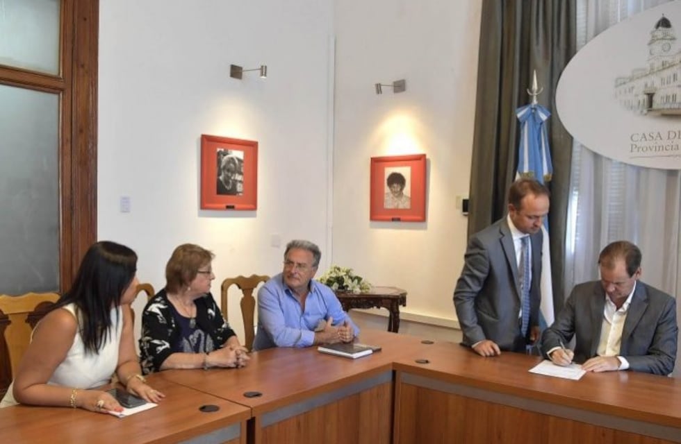 Firmaron el inicio de obras en el Complejo Educativo "Eva Perón" de Paraná