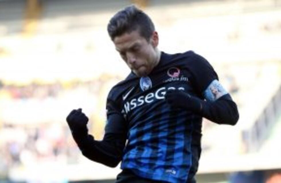 El Papu Gómez utilizó una cinta de capitán por el cumple de su hija y le dio suerte: metió un doblete