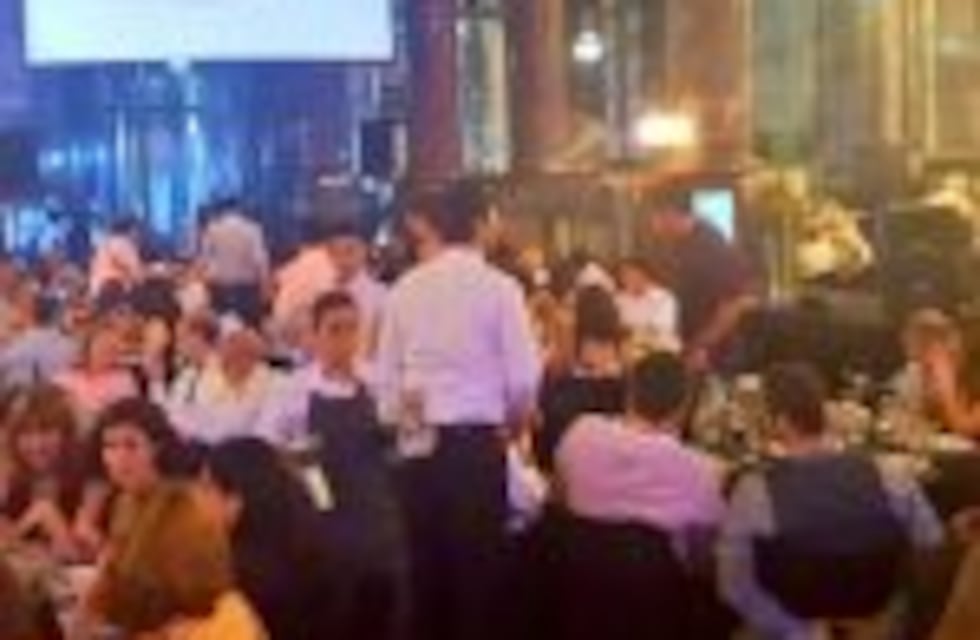 La empresa de catering de la cena de la UNR no estaba habilitada para prestar servicios externos