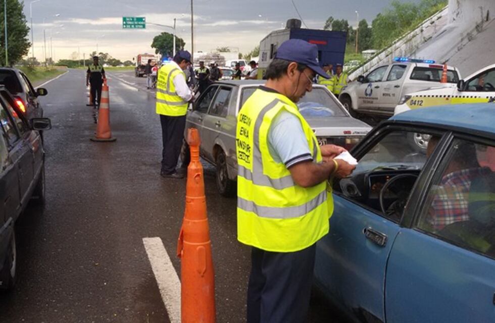 Ministro de Seguridad sorprende a inspectores de tránsito pidiendo coimas