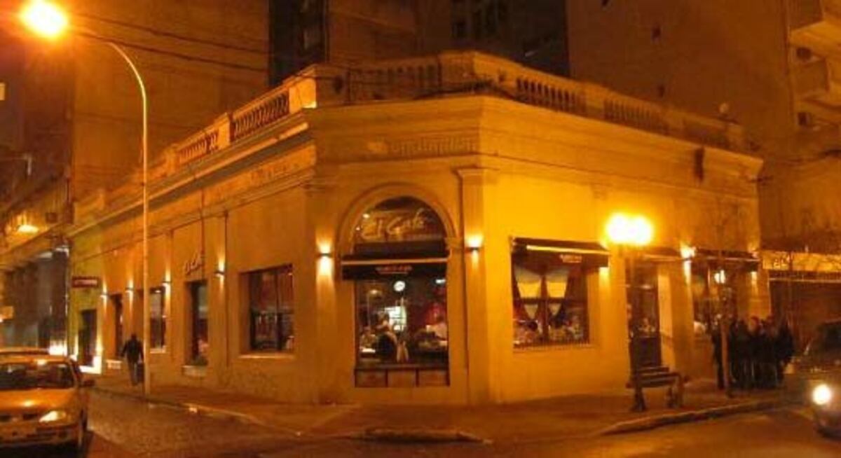 Robó dinero del mostrador y fue advertido por una empleada\u002E