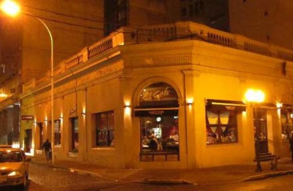 Robó dinero del mostrador de un reconocido bar céntrico y fue advertido por una empleada