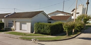 135 familias azuleñas recibieron las escrituras de sus casas