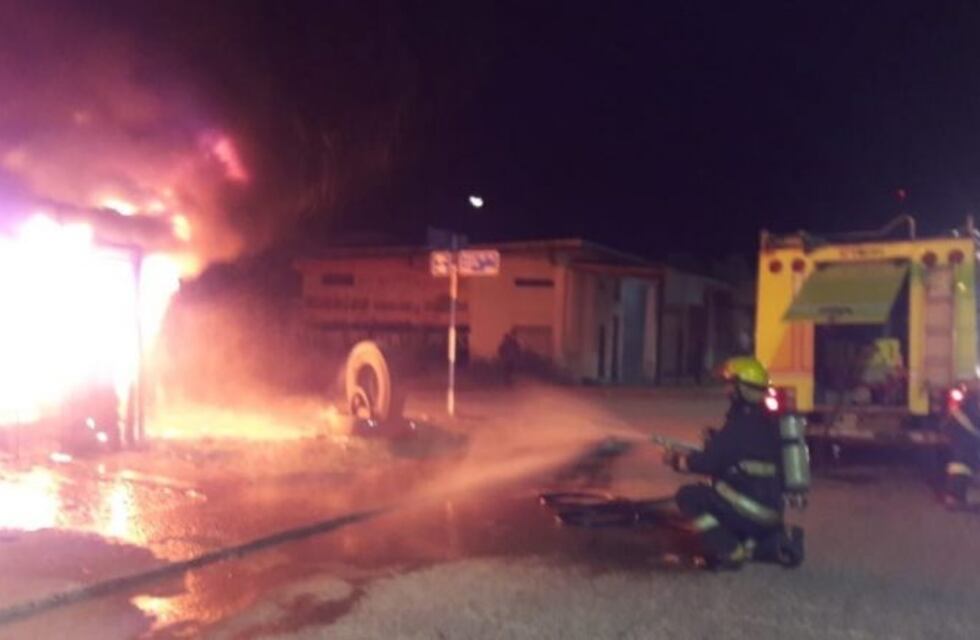 Dos incendios en la noche del sábado