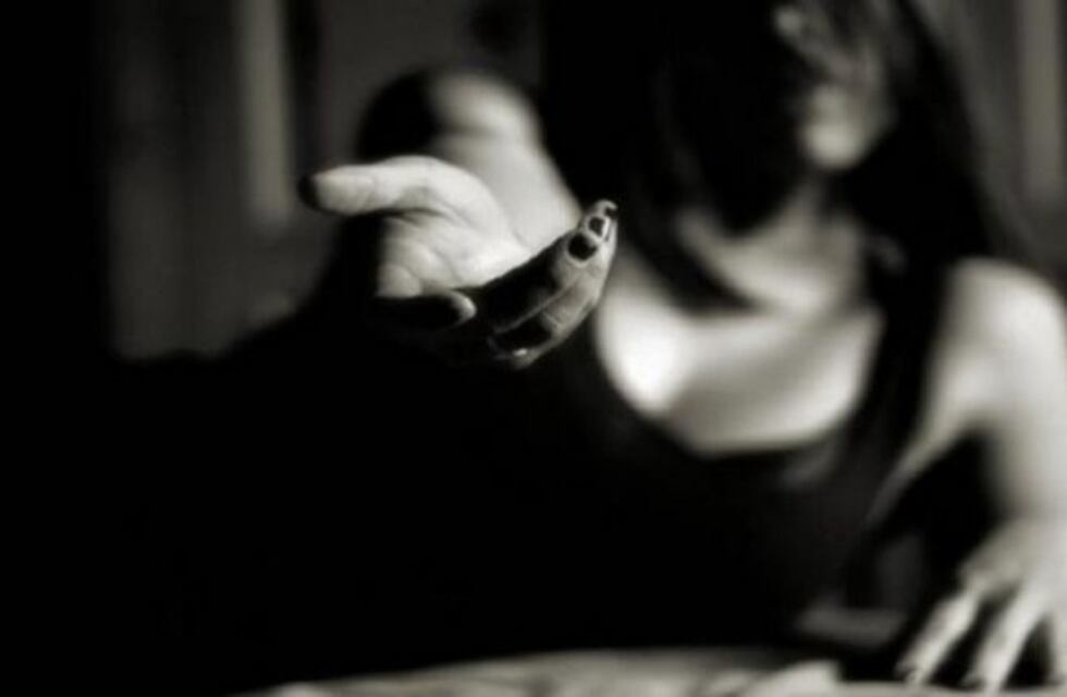Se fue del boliche con dos mujeres, se despertó y le robaron hasta el auto