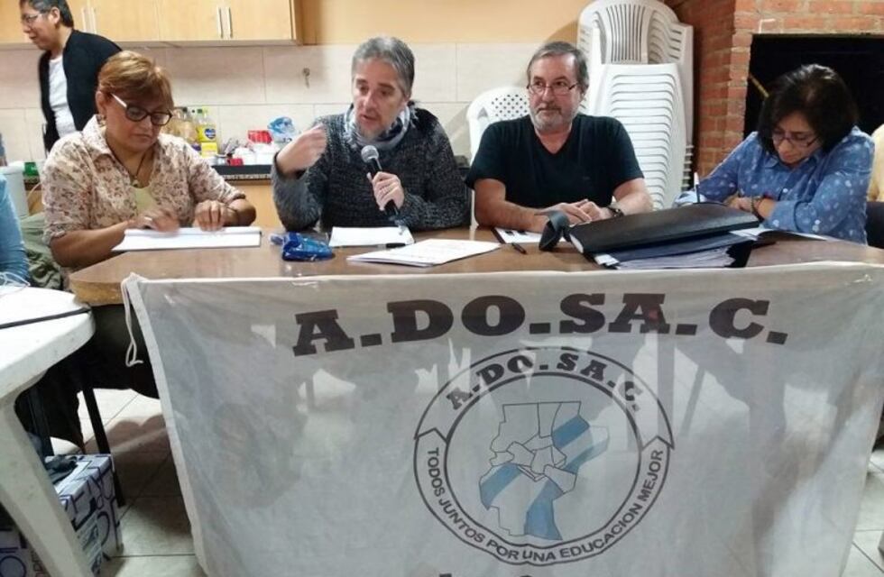 Asociación Docentes de Santa Cruz promoverá amparos por la demora en pago de salarios