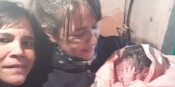 Dos policías de Concordia ayudaron en un parto