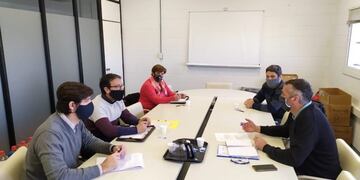 Reunión de concejales con gerente regional de ABSA