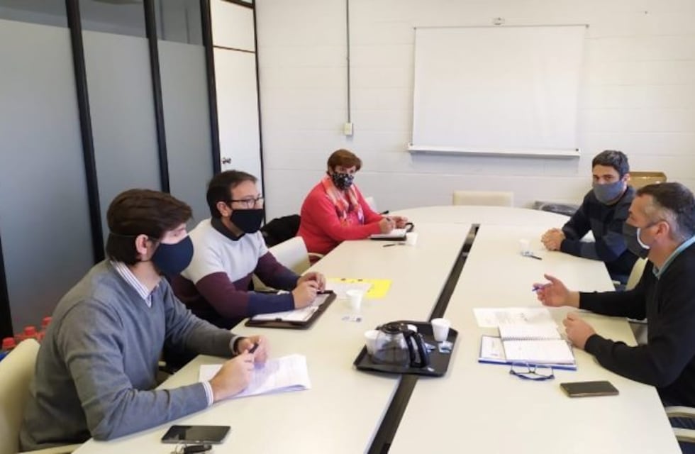 Reunión de concejales con el gerente regional de ABSA