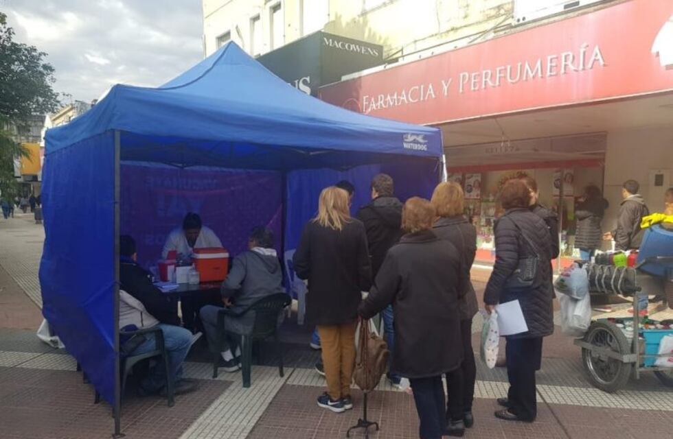 Intensa campaña callejera para vacunar contra la hepatitis