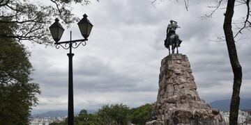 Monumento a Güemes (Municipalidad de Salta)