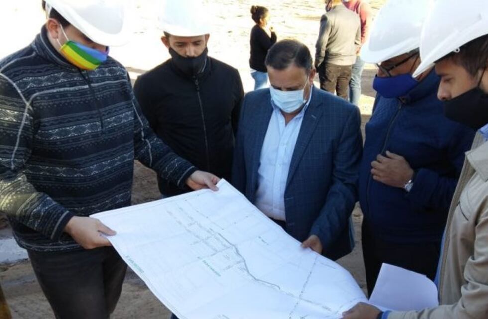 Quintela visitó obras en barrios carenciados de la Capital