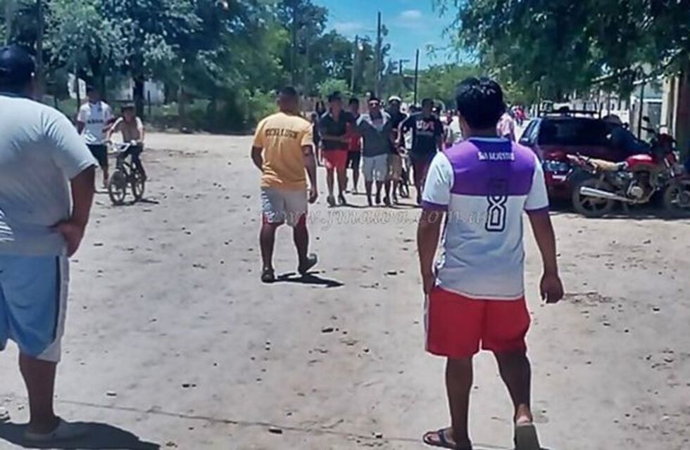 Una niña aborigen fue a mendigar pan a una casa y el dueño la violó