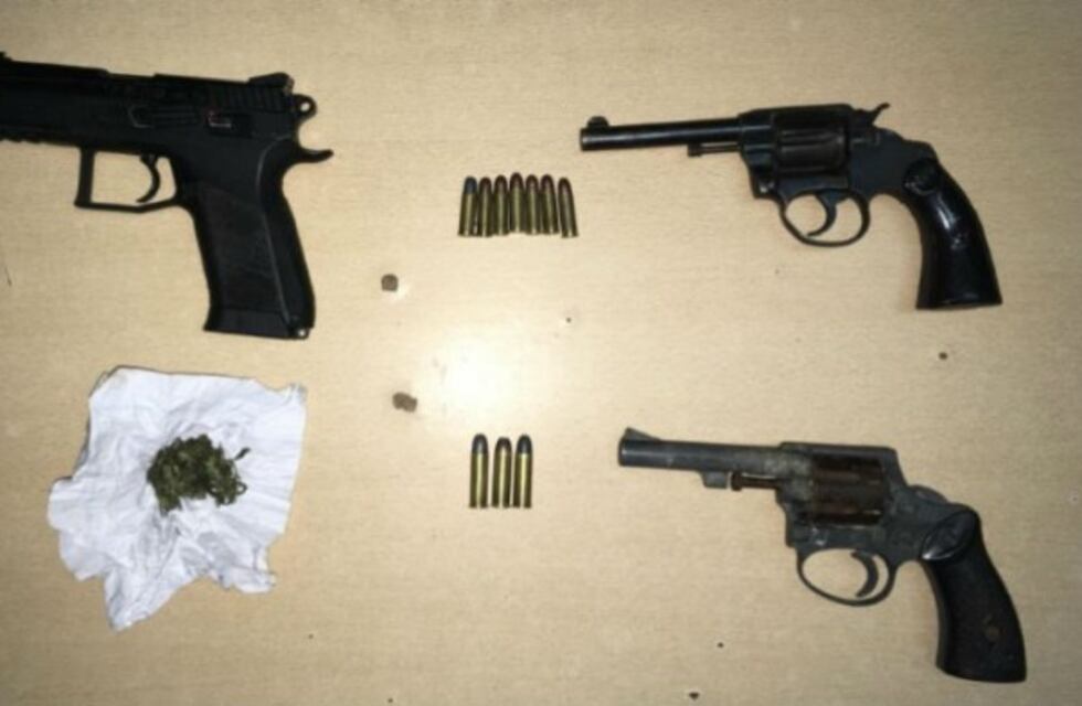 Secuestro de armas y droga en varios allanamientos este fin de semana