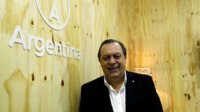 Gustavo Santos.
