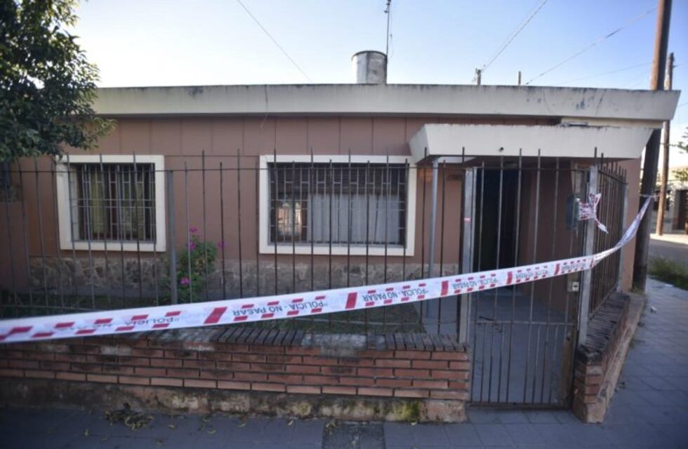 Lo acusan de matar a su padrastro y quemar la casa en barrio Alberdi