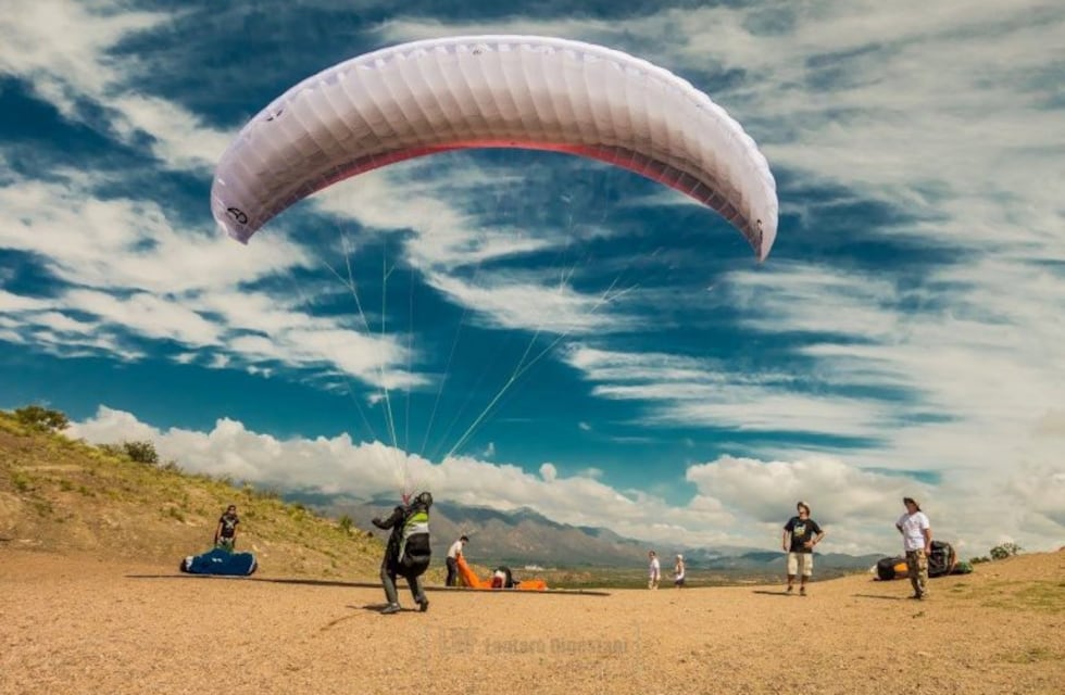 Chilecito: analizan poner prácticas de parapentismo en la Estación Nº2