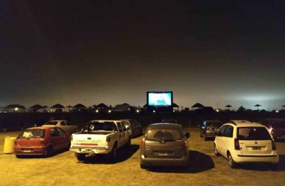 Villa Mercedes: habilitaron el autocine junto a los espejos de agua