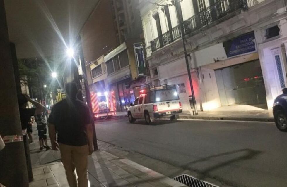 La imputaron por prender fuego a la casa de su ex