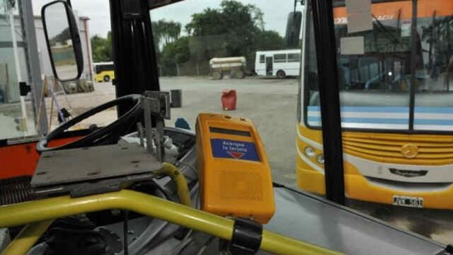 Se masturbó en el colectivo, eyaculó en la prenda de una joven y fue detenido