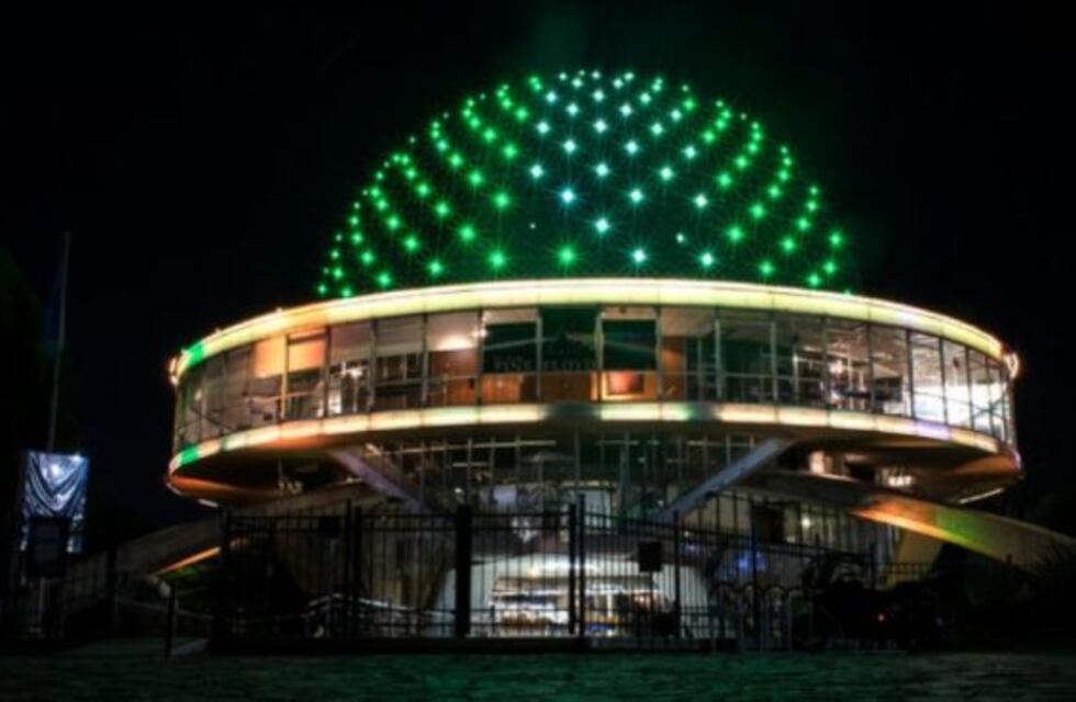 Los monumentos porteños se iluminan de verde por la Semana de la Sustentabilidad